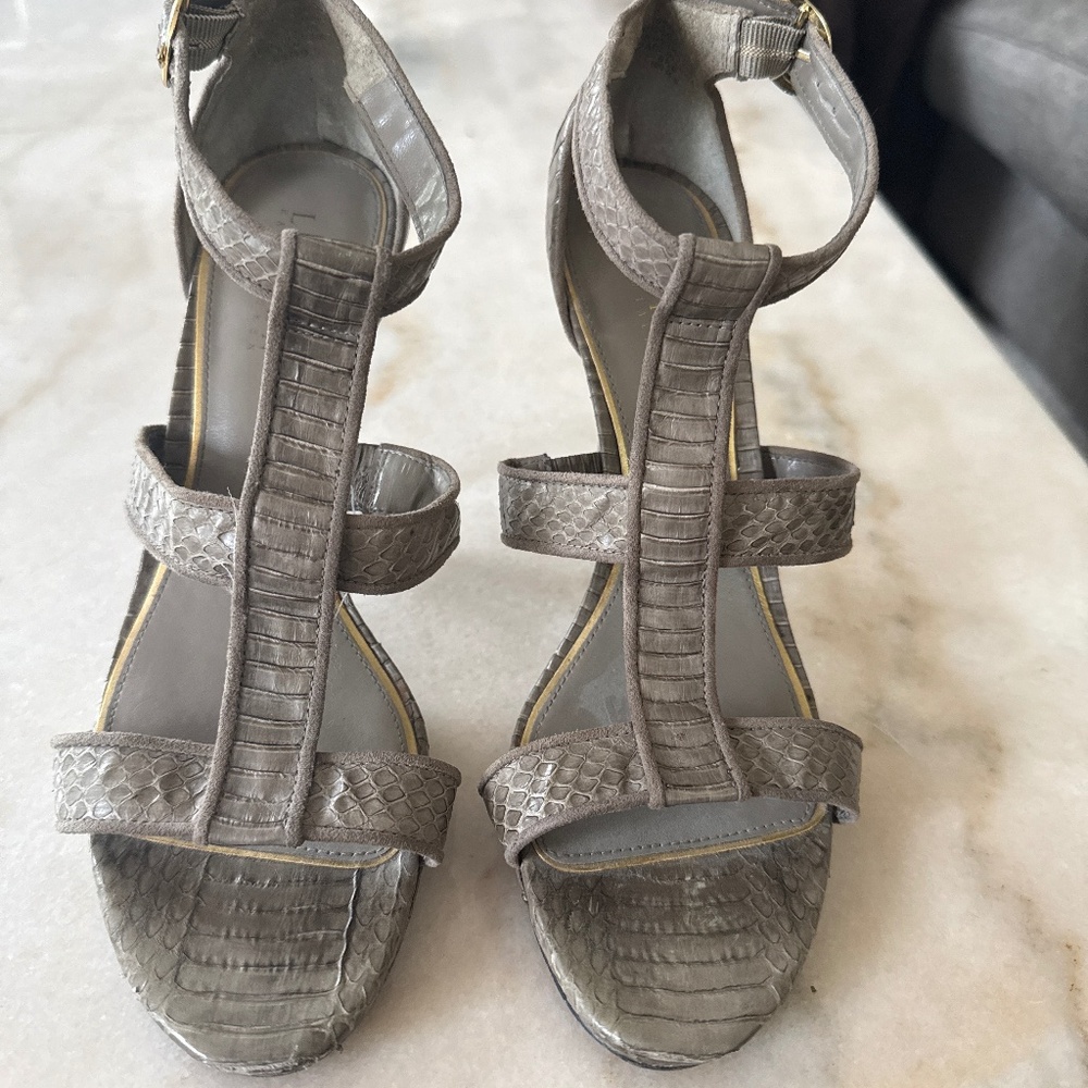 Women’s 8.5 Ralph Lauren heels
